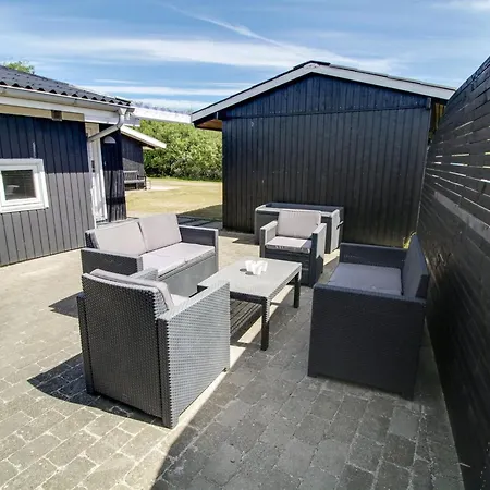 Aatos - 500m From The Sea By Interhome