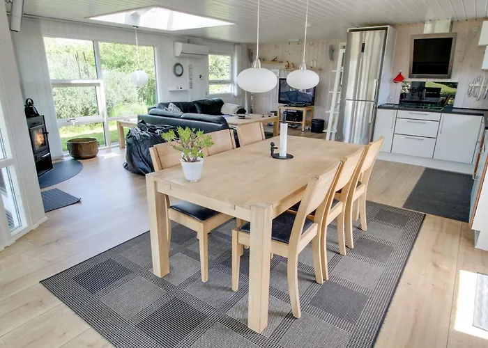 Aatos - 500m From The Sea By Interhome Fano